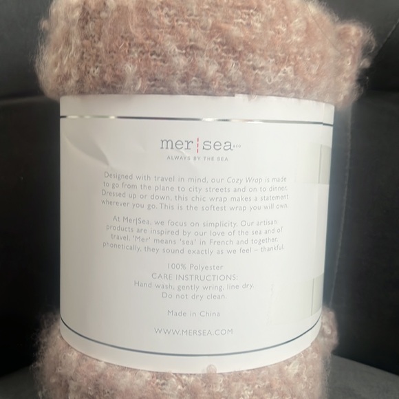 Mersea Cozy wrap with fringe 93 x 21 - Picture 3 of 4